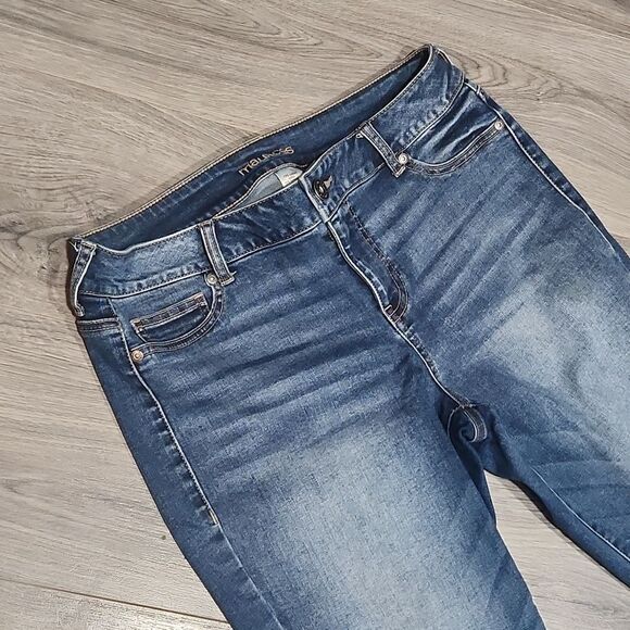 Maurices Cropped Raw Hem Jeans - Picture 5 of 7